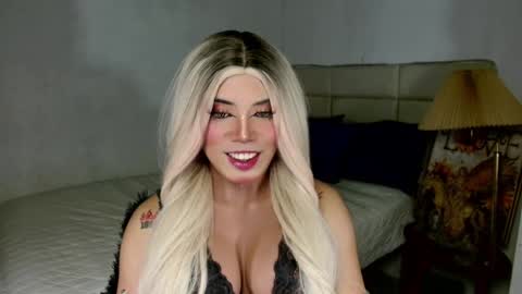 MISS NEILLY online show from December 5, 6:45 am