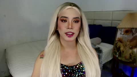 MISS NEILLY online show from December 15, 12:34 pm