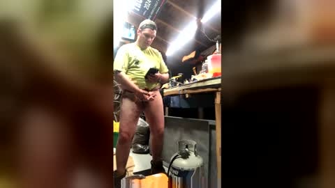 fuckit_rightt online show from April 7, 9:11 am