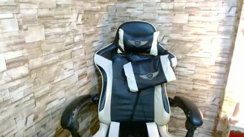 Snapshot of fujiko_13 chatting on February 28, 6:21 am Japanese x Filipina online show from February 28, 6:21 am