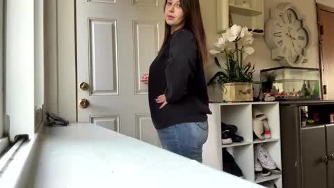 Linnys Palace online show from November 6, 7:28 pm