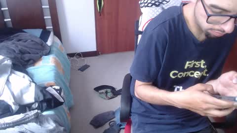 Snapshot of fvckhorneyguy chatting on October 26, 2:18 pm andrew online show from October 26, 2:18 pm