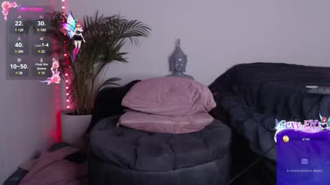 Snapshot of gabb_rioss chatting on March 7, 3:51 am Gabriela online show from March 7, 3:51 am