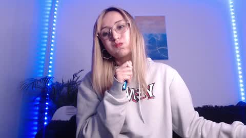 Snapshot of gabb_rioss chatting on December 27, 3:53 am Gabriela online show from December 27, 3:53 am