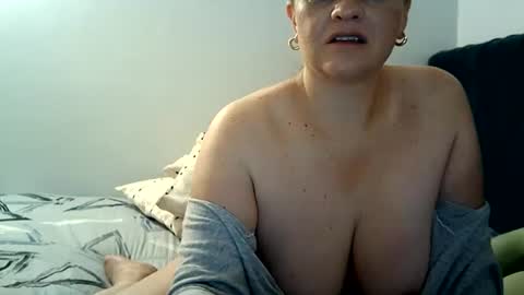 gabby online show from June 12, 4:22 am