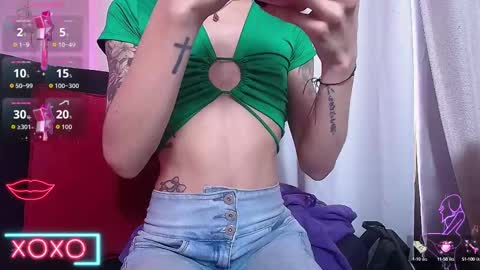 Snapshot of gabbyhills_ chatting on October 8, 11:38 am  Gabby  online show from October 8, 11:38 am