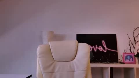 GabiCarter online show from April 3, 6:31 am