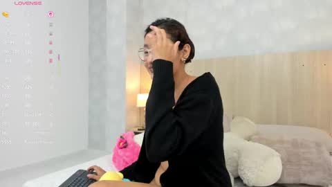 Gabriela Vargas online show from October 13, 4:25 am