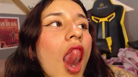 gabi online show from January 10, 1:22 am