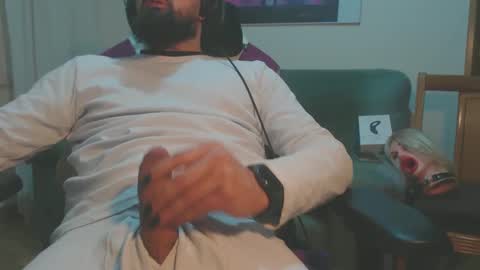 Snapshot of gag0nmyc0ck chatting on December 16, 7:26 am your master online show from December 16, 7:26 am