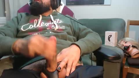 Snapshot of gag0nmyc0ck chatting on December 21, 1:26 am your master online show from December 21, 1:26 am