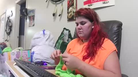 Snapshot of gamer202324 chatting on October 20, 1:10 am gamer202324 online show from October 20, 1:10 am