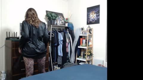 HOT  online show from December 7, 11:23 am