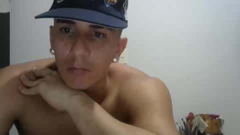 Snapshot of gattitosexy_95 chatting on September 19, 12:48 am gattitosexy_95 online show from September 19, 12:48 am