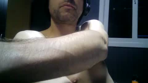 gauchors21 online show from February 18, 3:17 am