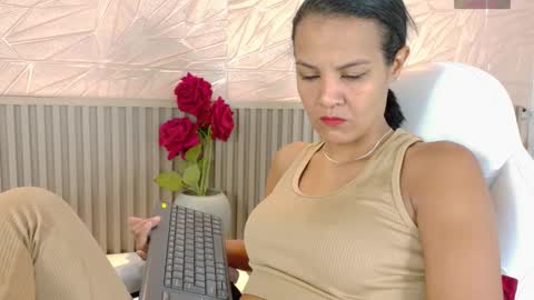 gaviluc_ online show from February 24, 11:02 am