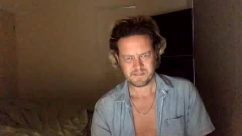 gcsurfer81 online show from December 18, 8:20 am