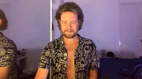 gcsurfer81 online show from April 15, 8:50 am