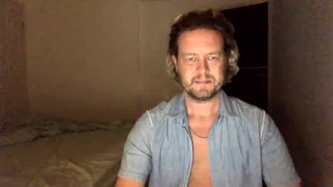 gcsurfer81 online show from December 26, 9:22 am