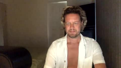 gcsurfer81 online show from December 6, 8:10 am