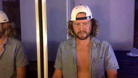 gcsurfer81 online show from December 19, 9:27 am