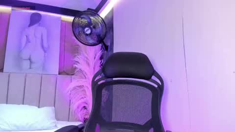 gemmabrown_ online show from March 18, 1:39 pm