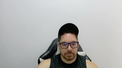 genesis_wb online show from June 12, 10:42 pm