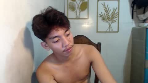 Snapshot of gentlemanlustx chatting on October 22, 3:46 pm Rayl online show from October 22, 3:46 pm