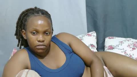 georgeous_kimberly online show from March 28, 7:04 pm