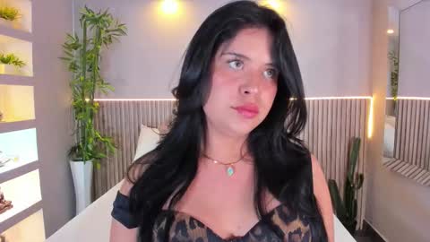 GeorginaReyes  online show from December 13, 10:38 pm