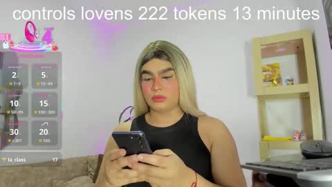 Snapshot of ghadats chatting on September 14, 2:25 am L A U R A online show from September 14, 2:25 am