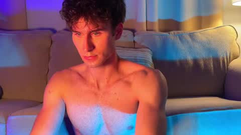 Snapshot of ghostdaddy9 chatting on October 8, 1:13 am big boy ghost face online show from October 8, 1:13 am