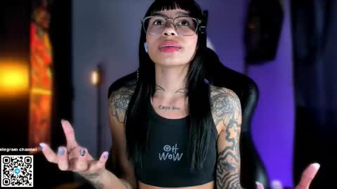 Sara online show from December 18, 8:15 pm