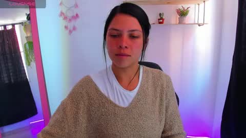 giaaaa   online show from June 25, 8:36 pm