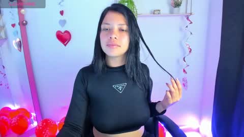 Snapshot of gia_contii chatting on February 15, 1:21 am giaaaa   online show from February 15, 1:21 am