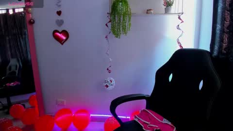 Snapshot of gia_contii chatting on February 15, 2:11 pm giaaaa   online show from February 15, 2:11 pm