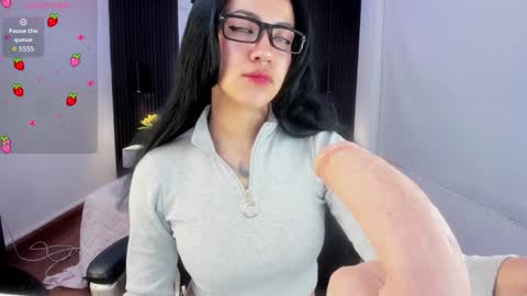 Snapshot of gia_foxy chatting on January 29, 8:29 am Gia online show from January 29, 8:29 am