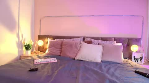 Gia online show from March 8, 3:02 pm