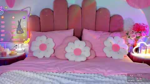 Gia online show from November 18, 2:53 pm