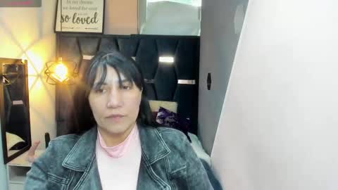 G I A  FOX online show from October 5, 1:19 pm