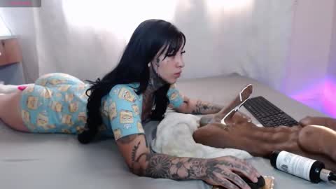 Gia online show from December 17, 2:13 pm