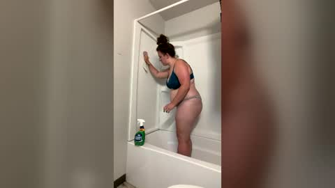 gianeenee online show from June 28, 8:27 pm