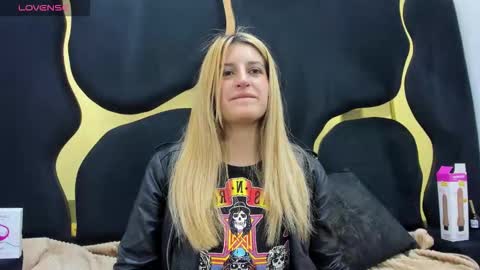 GiaRoussel online show from February 18, 4:29 pm