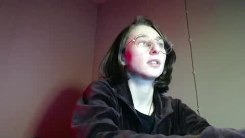 Gigi online show from February 17, 9:25 pm