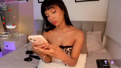 GIGI online show from October 4, 5:38 am