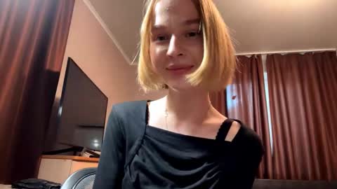 Snapshot of gigikray chatting on October 5, 12:46 pm Molly online show from October 5, 12:46 pm