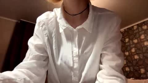 Snapshot of gigikray chatting on October 8, 7:42 pm Molly online show from October 8, 7:42 pm
