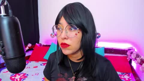 gigimooon online show from September 18, 4:05 am