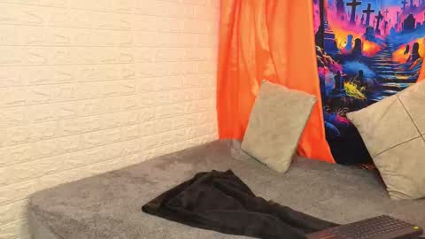 Snapshot of gigirose_ chatting on October 5, 10:17 pm gigirose_ online show from October 5, 10:17 pm