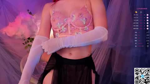 Stacy online show from December 15, 6:04 pm